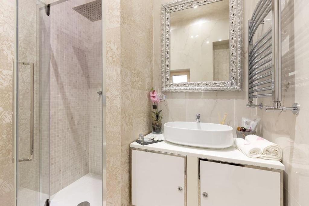 Piazza Venezia Luxury Suite روما المظهر الخارجي الصورة